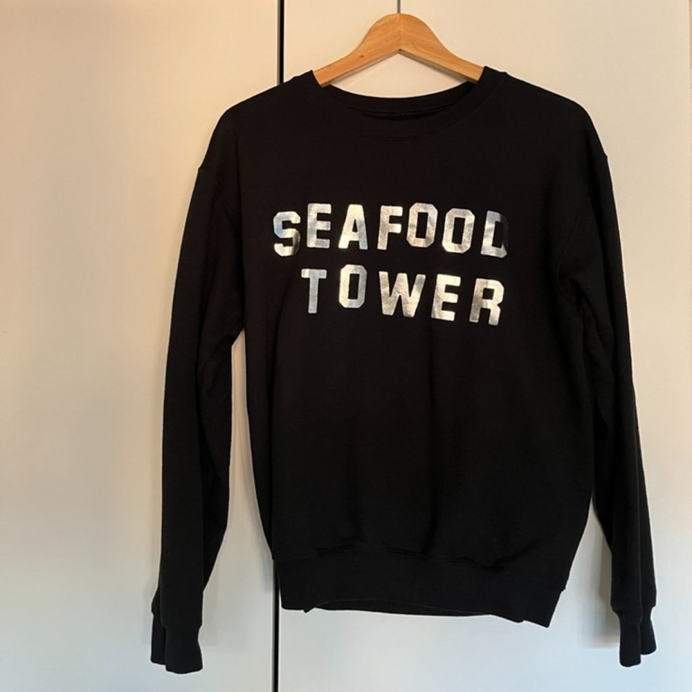 Katie Kimmel Seafood Tower Sweatshirt Size Small